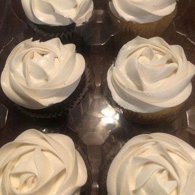 Basic Cupcakes (12ct) Can Color Icing 