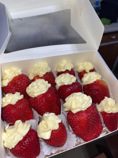 Cheesecake Stuffed Strawberries