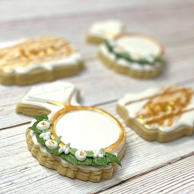 Gold Accent Engagement Cookie Set