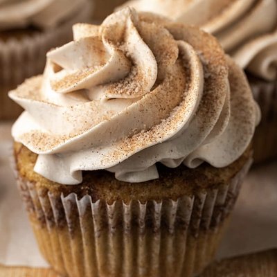 12 Classic Snickerdoodle Cupcakes
