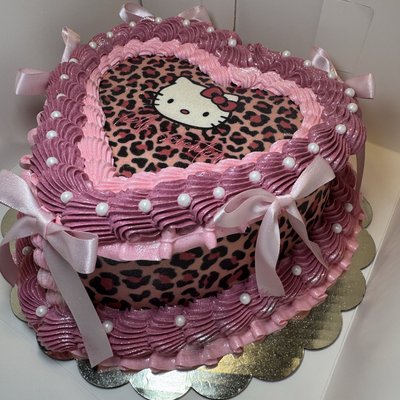 8 Inch Heart Cake 