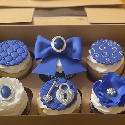 Custom Cupcakes 