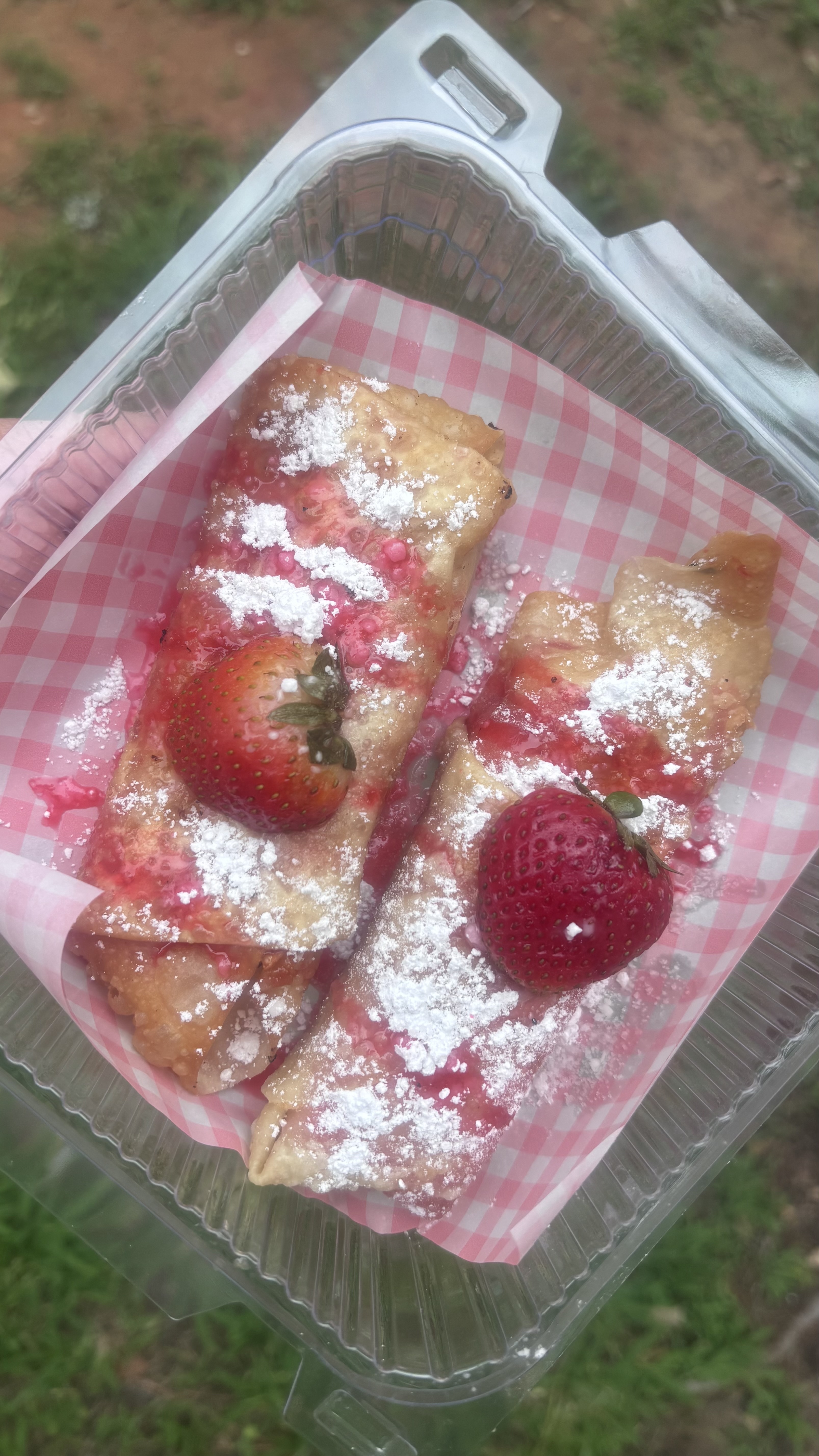 Strawberry cheesecake rolls 