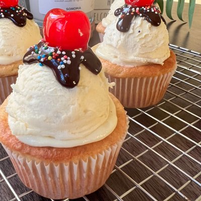 CupCakes w/Toppings