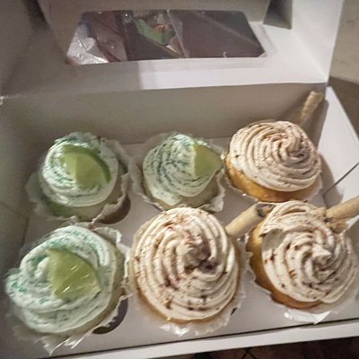 Boozie Cupcakerie Cupcakes (4 count)