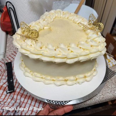 8" Heart Cakes