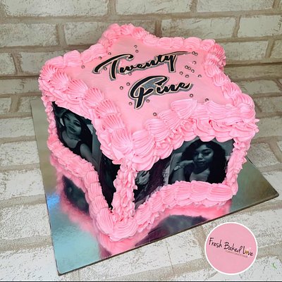 Star Shaped Custom Cakes 