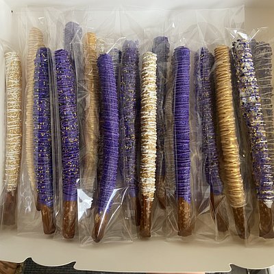 Chocolate Covered Pretzel Rods