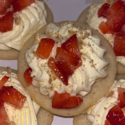 Strawberry Cheesecake Cookies