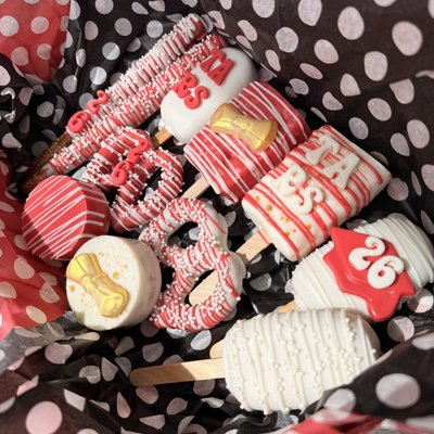 🎓✨ Luxe Grad Celebration Box - 72 Treats✨🎓