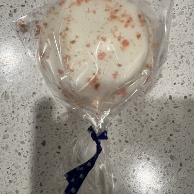 Strawberry Cake pops 