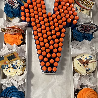 Custom Cupcakes 