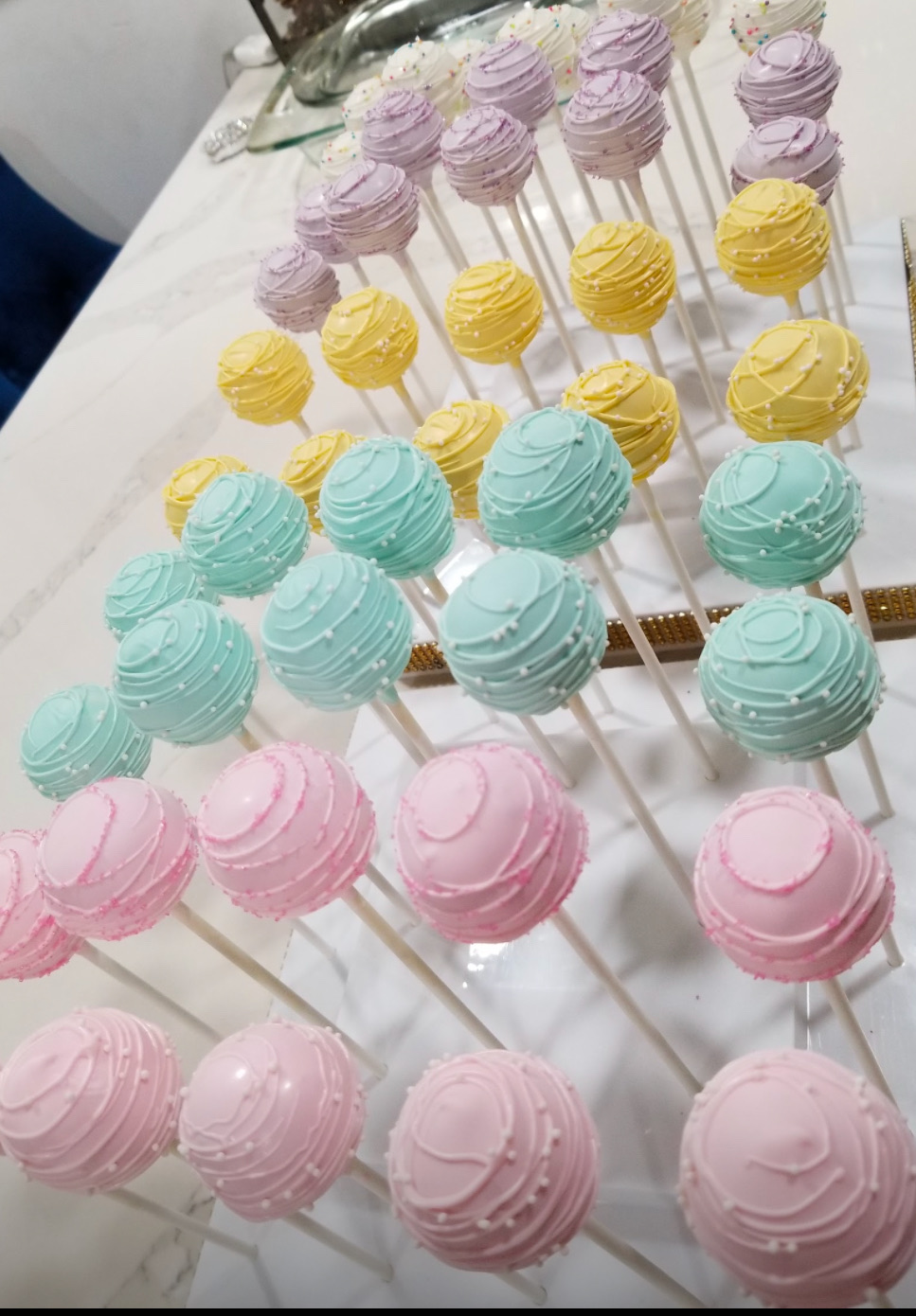 1 Dozen Cakepops 