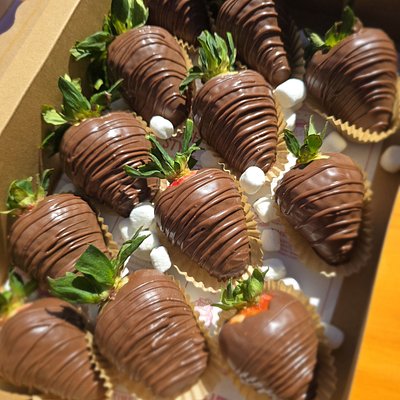 Chocolate Dipped Strawberries (Full Dozen)