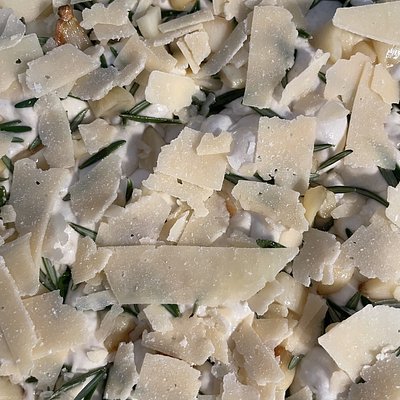 8x8 Rosemary/Parmesan/Roasted garlic Foccocia   