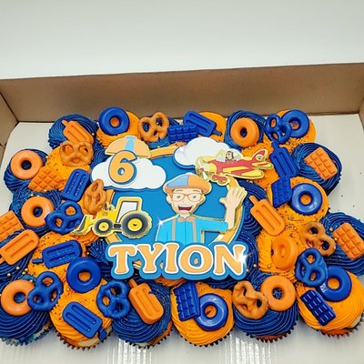 Junk Cupcake Cake