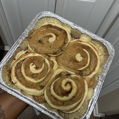 Cinnamon Rolls (4 Count)