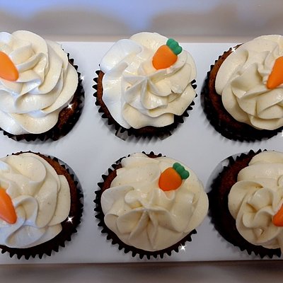 Carrot Cupcakes + Vanilla Cream Cheese Buttercream (Box of 9)