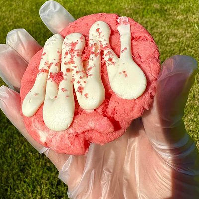 Strawberry Crunch Cookies