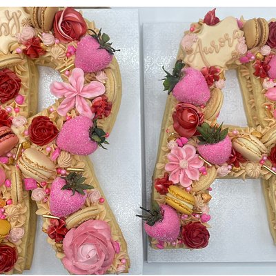 Cookie Letter Cakes 