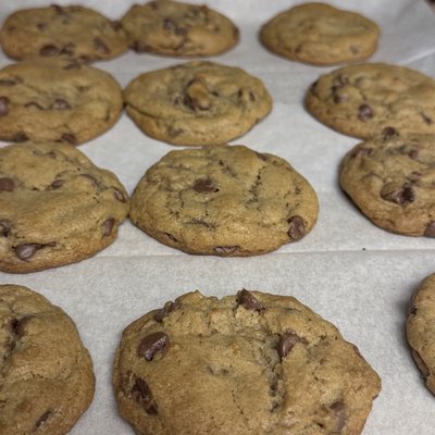 (DOZEN) Browned Butter Sourdough Chocolate Chip Cookies