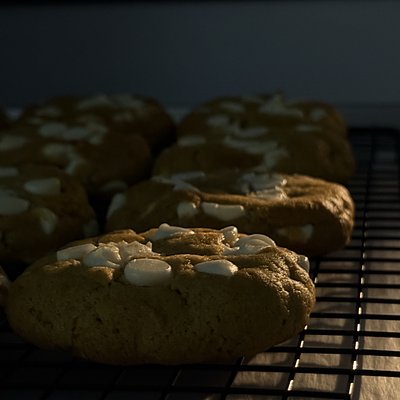 Pumpkin White Chocolate - 1/2 Dozen