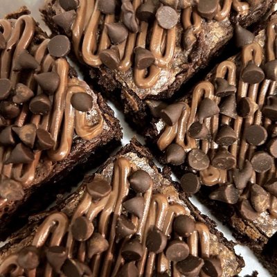 6 Large Brownies 