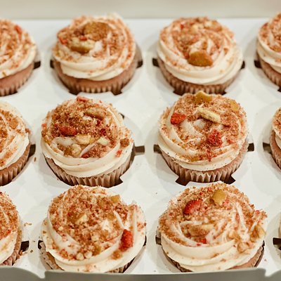 Strawberry Crunch Cupcakes