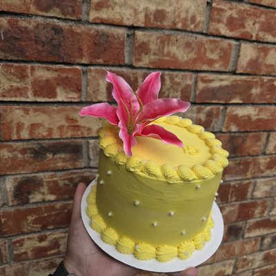 Lilly Cake 