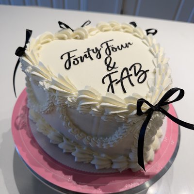 8 Inch Heart Cake 