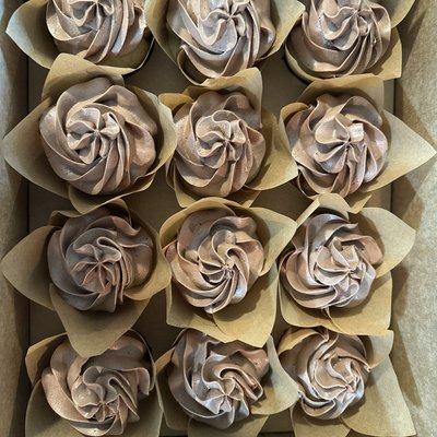 Cupcakes - Chocolate (dozen)