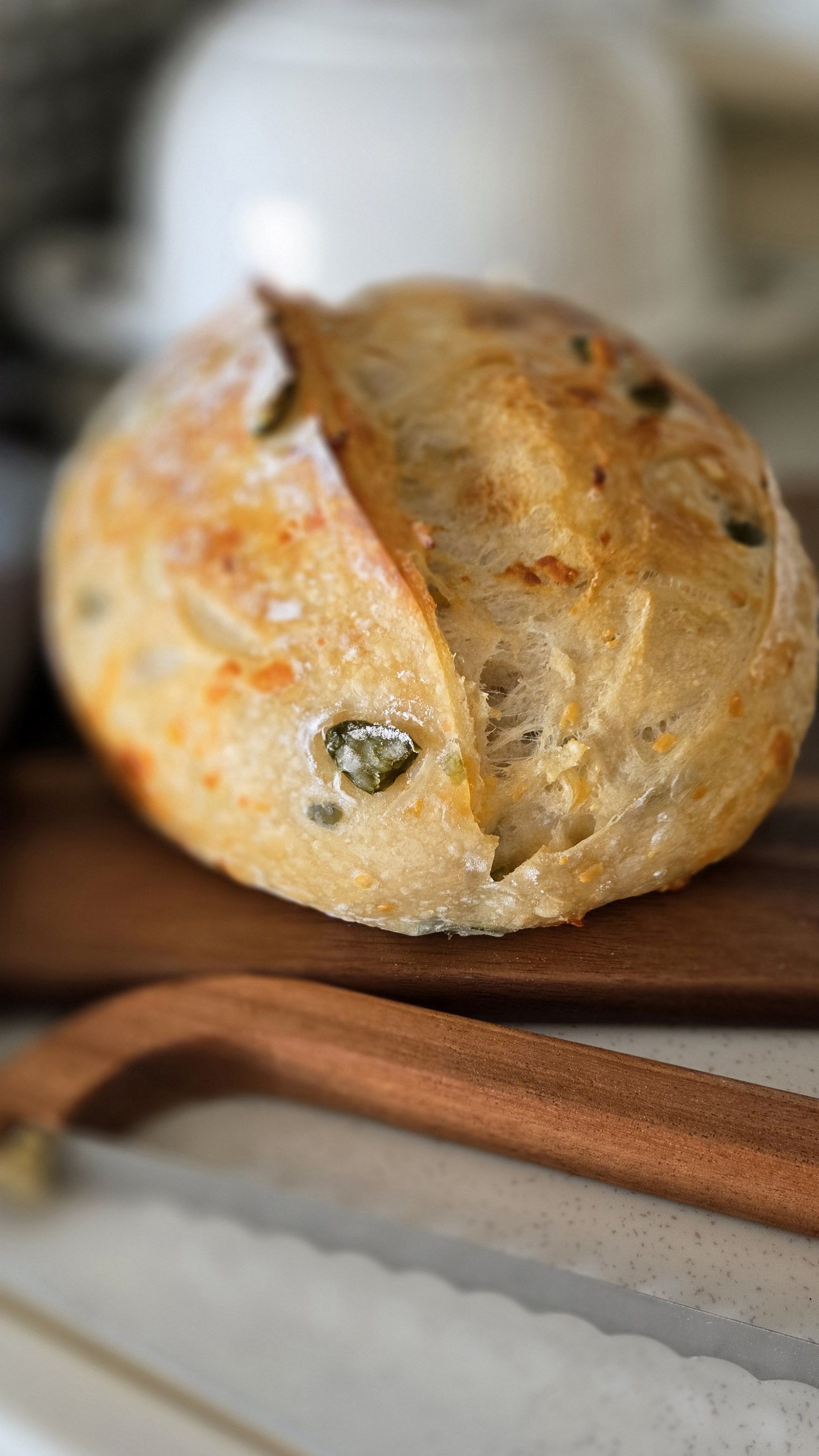 Jalapeño Cheddar Sourdough Large