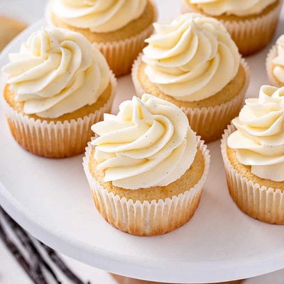1 Dozen Vanila Cupcakes 