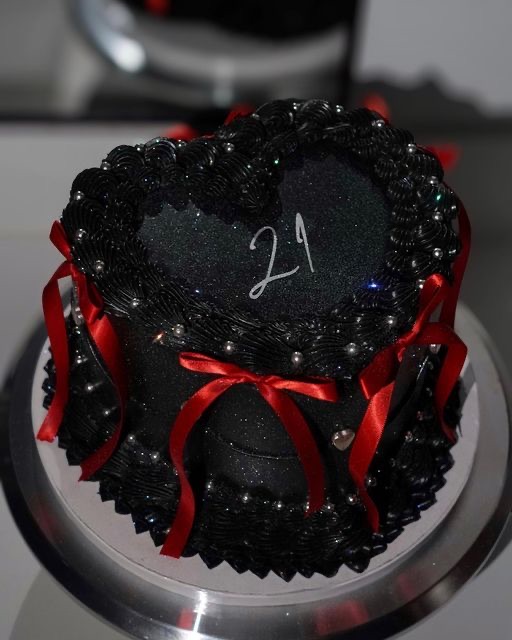 6’ Heart Cake