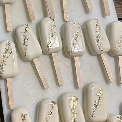 Specialty Cakesicles 