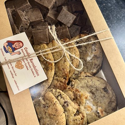 Cookies N’ Fudge Party Box