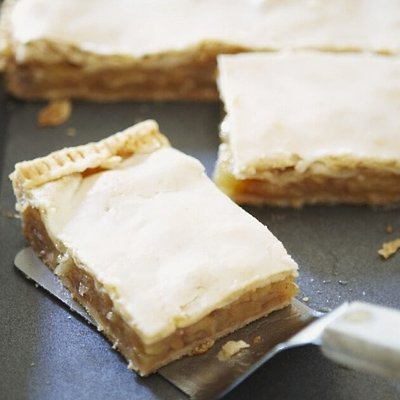 “Gedeckter Apfelkuchen” aka Apple Cake