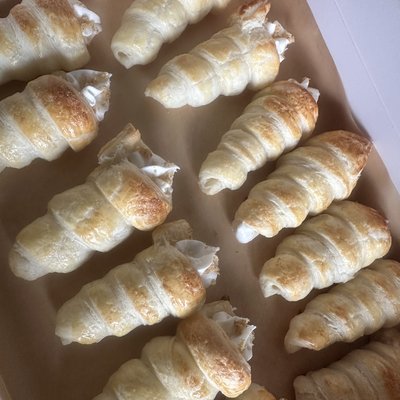 Cream Horn Dozen 