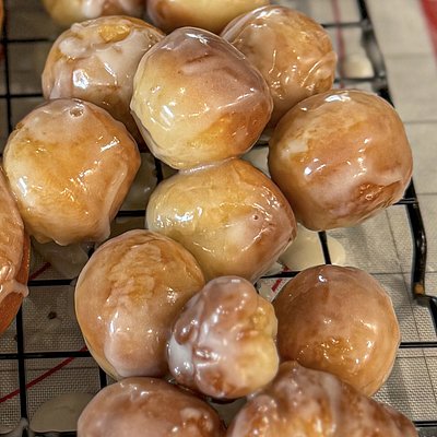 Old-Fashioned Glazed Donut Holes