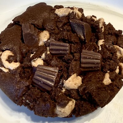 Reese’s Chocolate Peanut Butter Chip Cookies (Dozen)