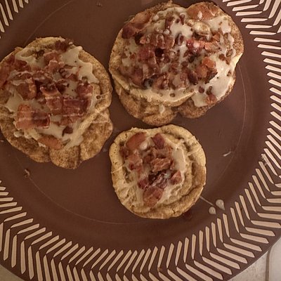 Maple Bacon Cinnamon Roll Cookies