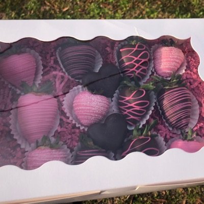 “ Valentine’s Day Traditional Berry Box “ 