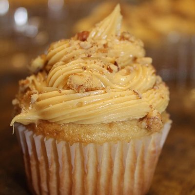 Caramel Butter Pecan Cupcakes