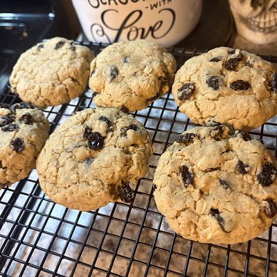 (12ct.- Large) Oatmeal Raisin Cookies