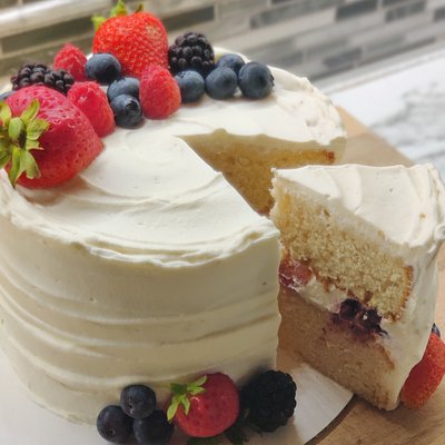6" Chantilly Cake With Fresh Berries