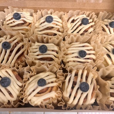 4 Pack Blueberry Sourdough Cinnamon Rolls