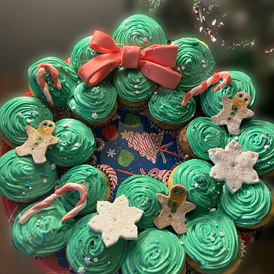 Holiday Cupcake Wreath 🎄🤶🏻