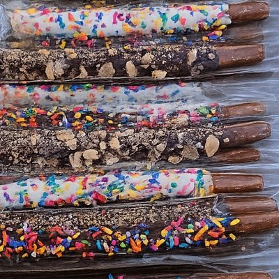Chocolate Covered Pretzel Rods 