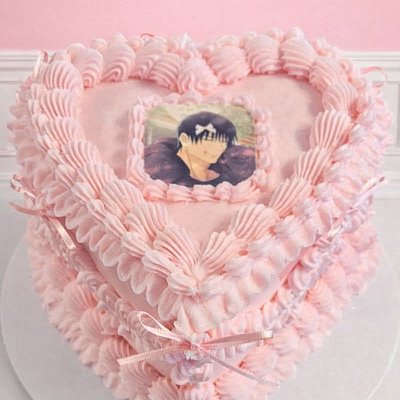 10 Inch VINTAGE HEART Cake