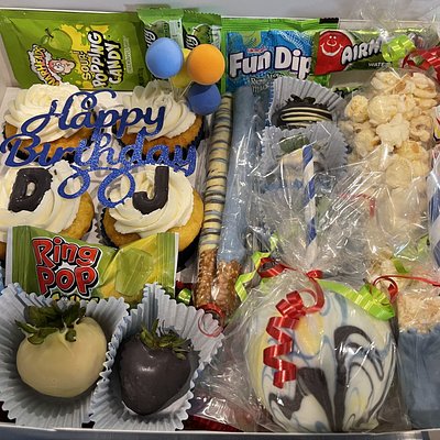 Treat Box 🧁🍭🍬